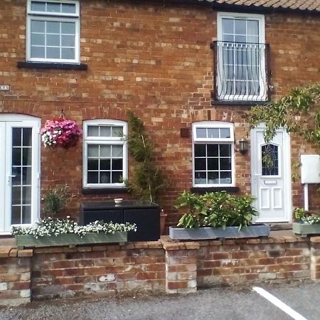 The Lincolnshire Poacher Inn Metheringham Dış mekan fotoğraf