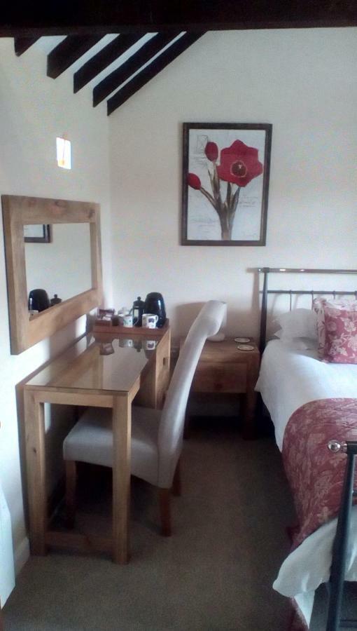 The Lincolnshire Poacher Inn Metheringham Dış mekan fotoğraf