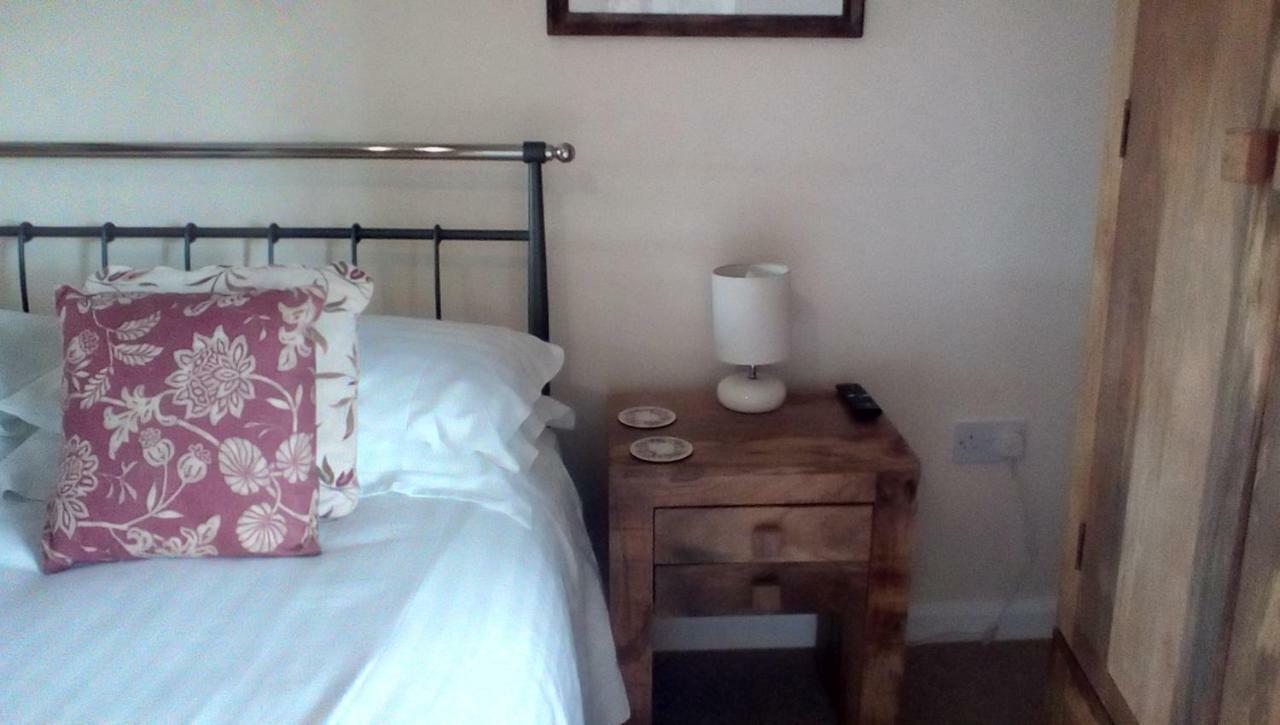 The Lincolnshire Poacher Inn Metheringham Dış mekan fotoğraf