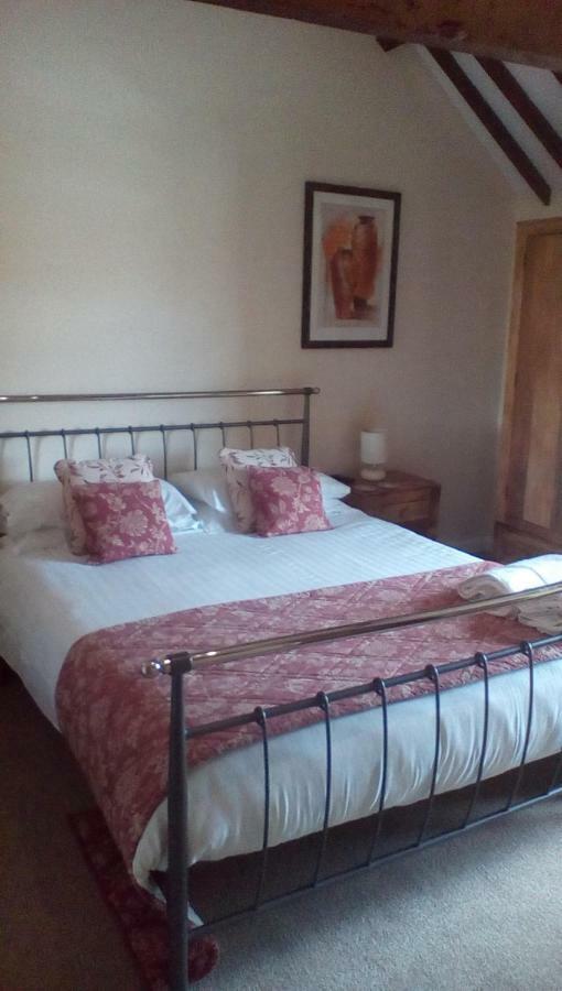 The Lincolnshire Poacher Inn Metheringham Dış mekan fotoğraf