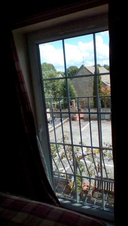 The Lincolnshire Poacher Inn Metheringham Dış mekan fotoğraf