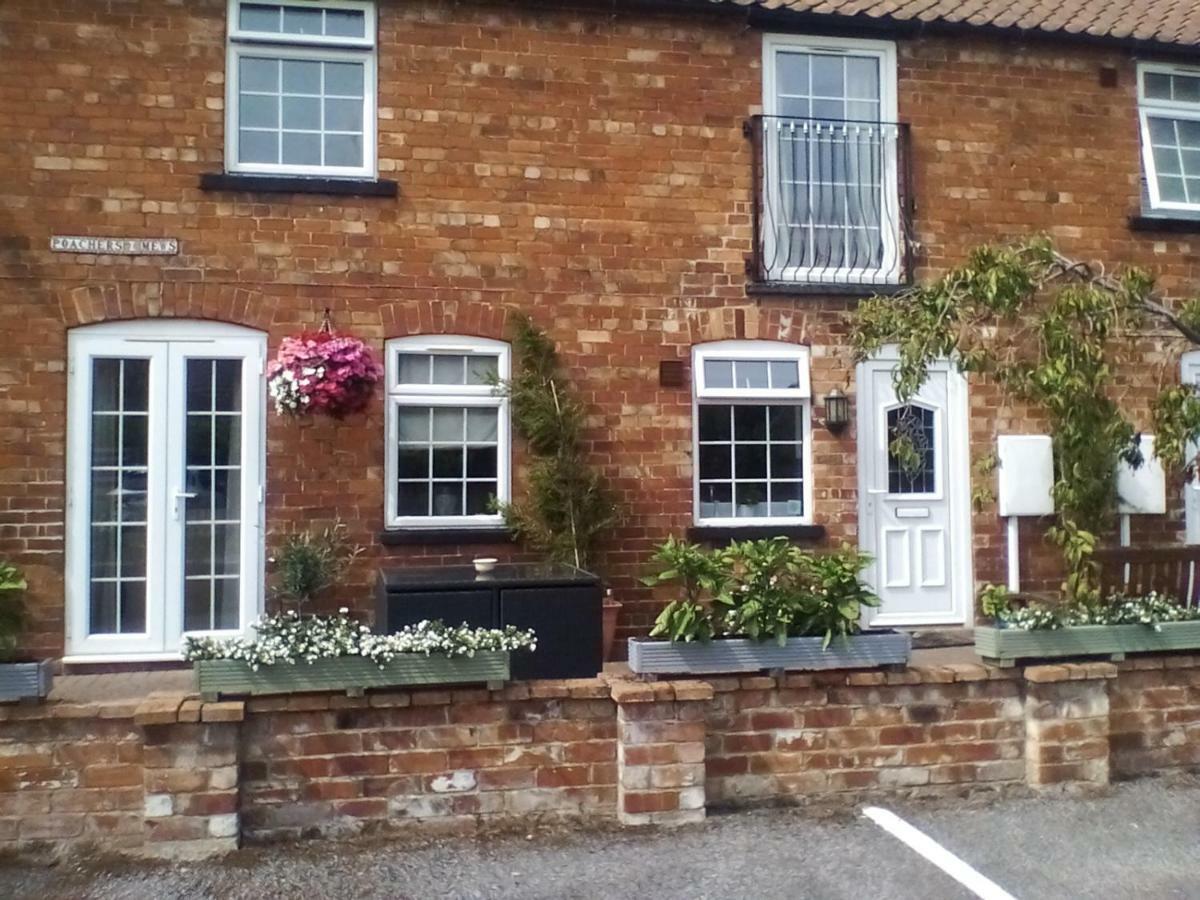 The Lincolnshire Poacher Inn Metheringham Dış mekan fotoğraf